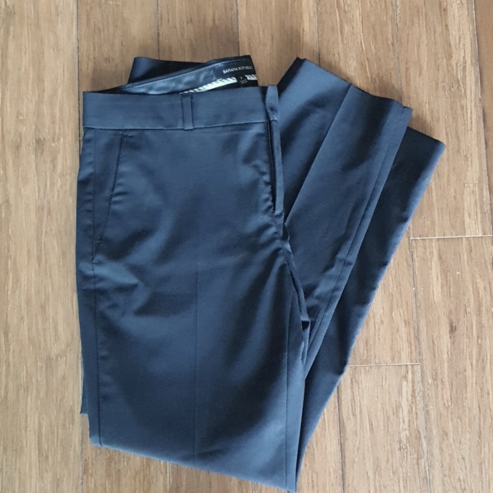 Banana Republic Avery straight black dress pants, size 2